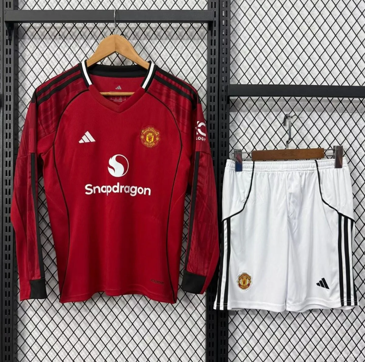 Kit Criança Manga Comprida M-United 2025-26 Principal - Image 2